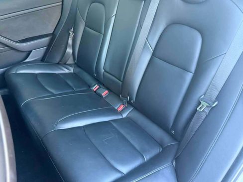 Used 2021 Tesla Model 3 Standard Range Plus RWD image 17