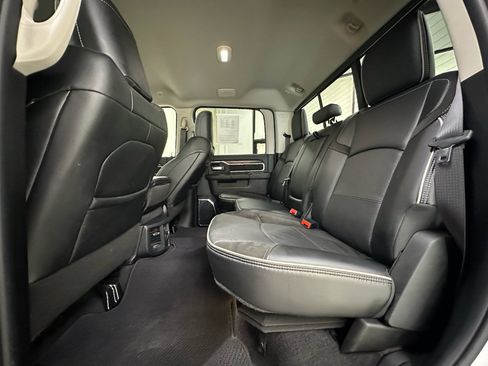 Used 2024 RAM 2500 Laramie AWD/4WD image 11
