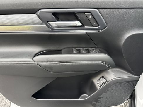 Used 2026 GMC Terrain Elevation w/ Elevation Premium Package image 12