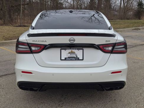 Used 2023 Nissan Maxima SR w/ Sport Mat Group FWD image 13