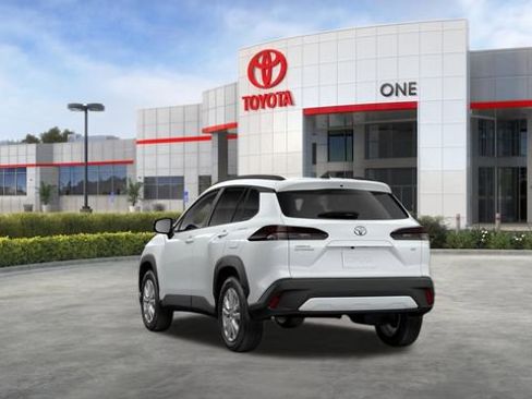 New 2026 Toyota Corolla Cross LE w/ Moonroof Package image 8