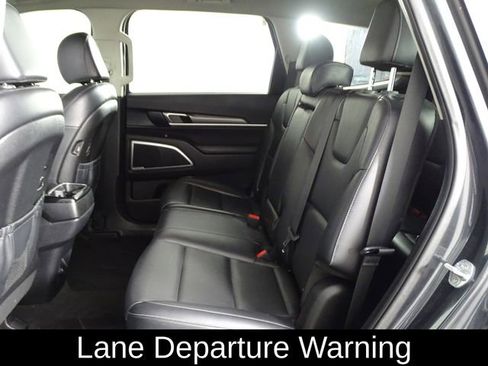 Used 2022 Kia Telluride LX image 9