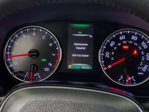 Used 2021 Toyota RAV4 XLE Premium FWD image 22