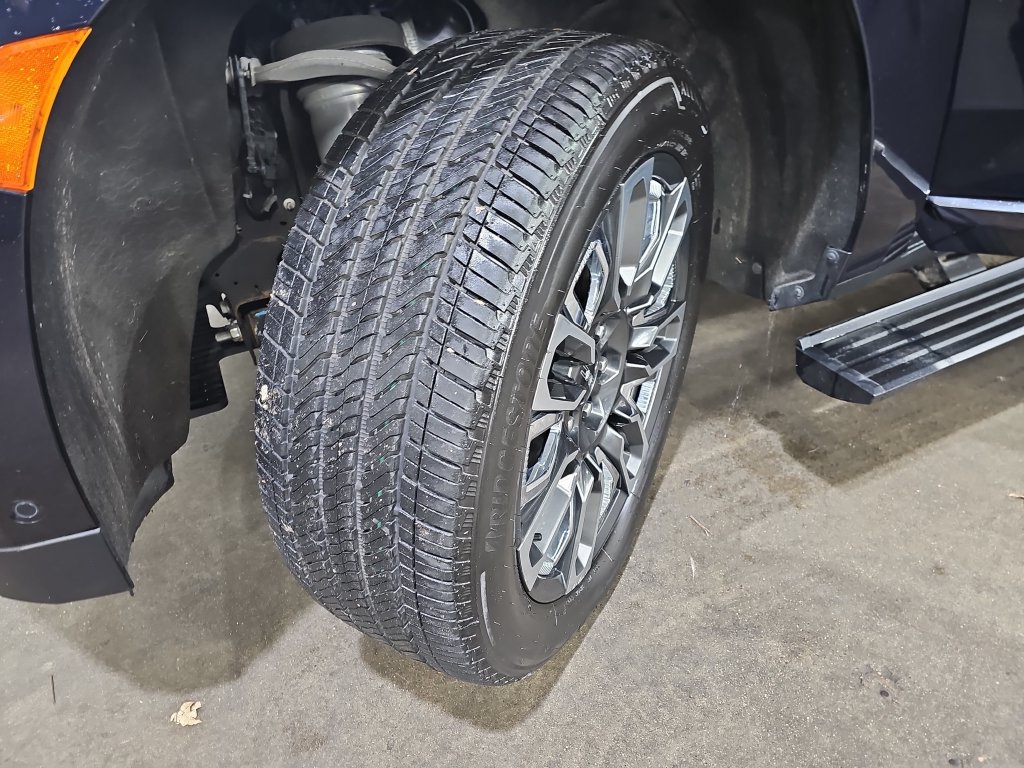 Used 2023 GMC Yukon XL Denali Ultimate w/ LPO, Floor Liner Package AWD/4WD image 40