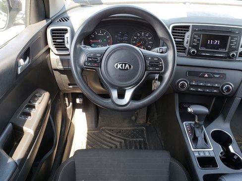 Used 2018 Kia Sportage LX AWD/4WD image 16