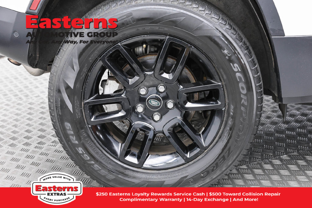 Used 2025 Land Rover Defender 110 S AWD/4WD image 28