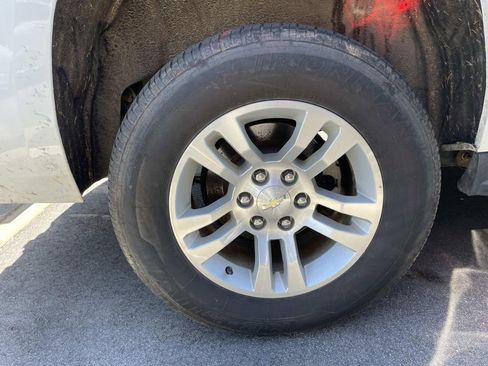 Used 2020 Chevrolet Suburban LT image 5