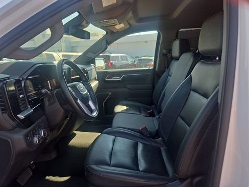 Used 2025 GMC Sierra 1500 SLT AWD/4WD image 18