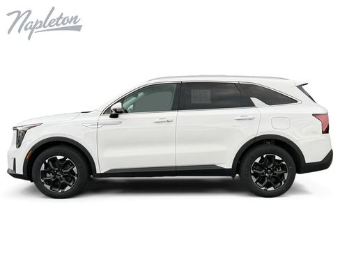 Used 2024 Kia Sorento S FWD image 2