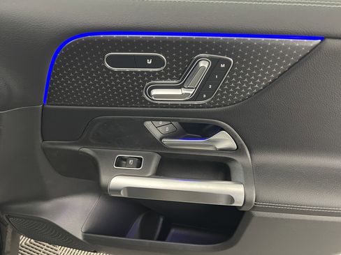 New 2025 Mercedes-Benz GLB 250 4MATIC image 24