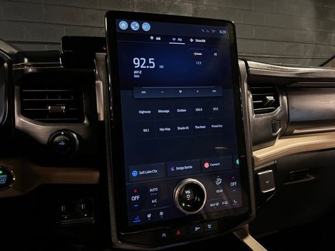 Used 2023 Ford Expedition Platinum image 24