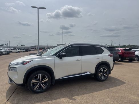 Used 2021 Nissan Rogue Platinum image 8