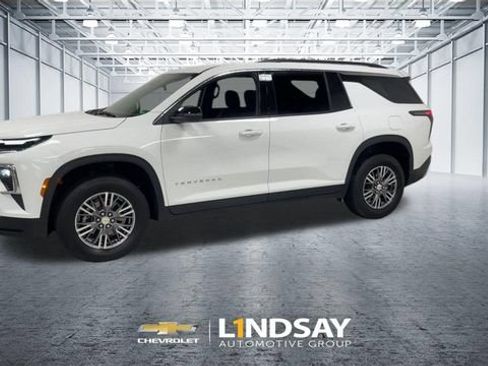 Used 2025 Chevrolet Traverse LT AWD/4WD image 6