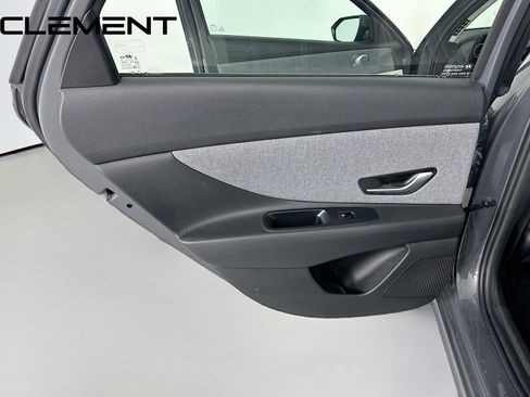Certified 2024 Hyundai Elantra Limited FWD image 33