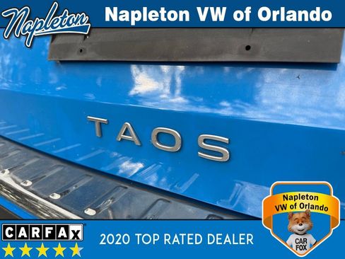 Used 2023 Volkswagen Taos SE w/ Black Wheel Package image 8