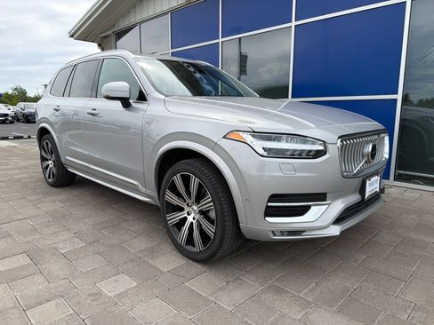 Used 2023 Volvo XC90 B6 Ultimate w/ Lounge Package AWD/4WD image 2