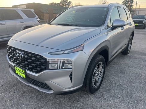 Used 2023 Hyundai Santa Fe SEL image 3