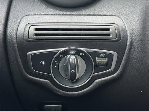 Used 2022 Mercedes-Benz GLC 300 4MATIC image 26