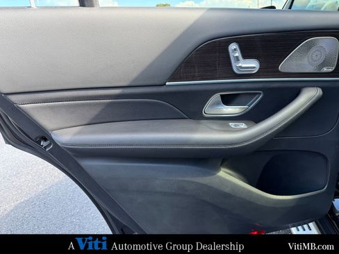 Used 2022 Mercedes-Benz GLS 450 4MATIC image 22