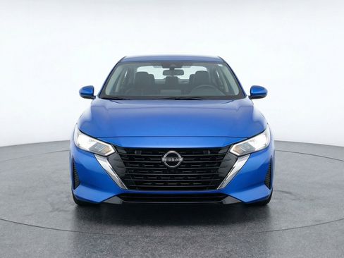 Used 2025 Nissan Sentra SV image 2