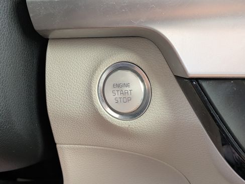 Used 2021 Kia Telluride S FWD image 32