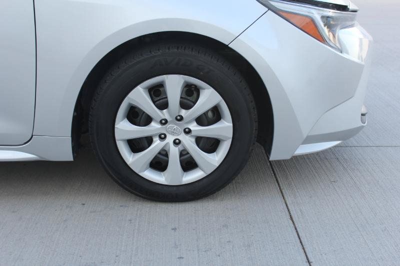Used 2025 Toyota Corolla LE FWD image 38