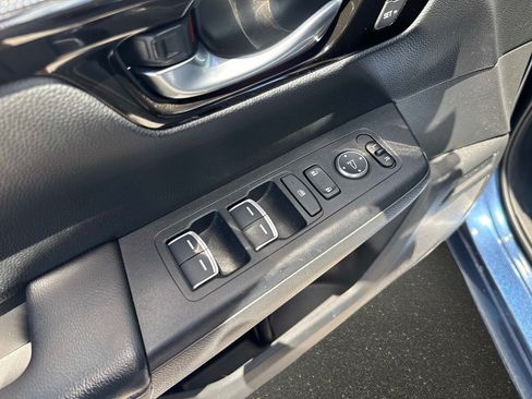 Used 2025 Honda CR-V EX-L image 17