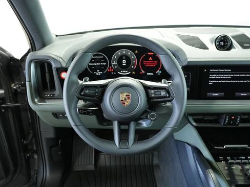 Certified 2025 Porsche Cayenne image 13