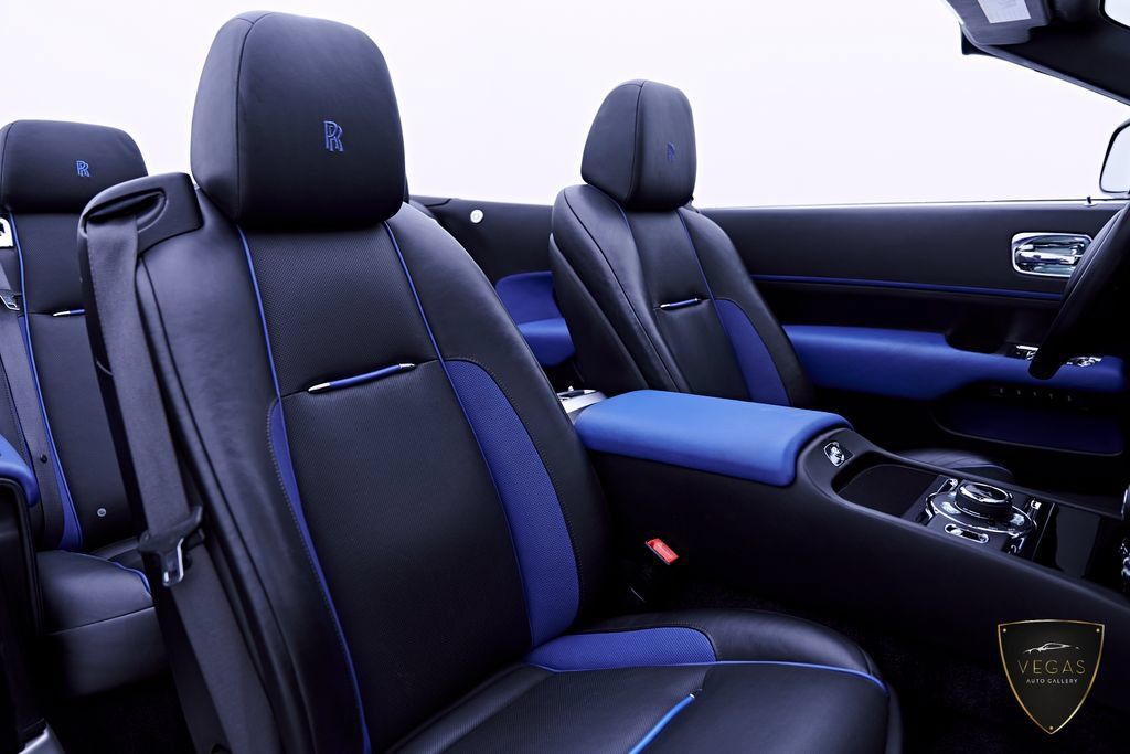 Used 2019 Rolls-Royce Dawn RWD image 51