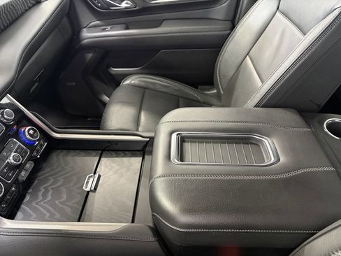 Used 2023 GMC Yukon Denali image 10