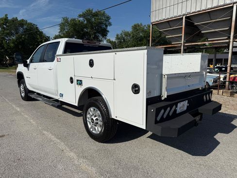 Used 2024 Chevrolet Silverado 2500 LT w/ Convenience Package AWD/4WD image 3