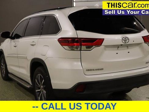 Used 2017 Toyota Highlander XLE image 5