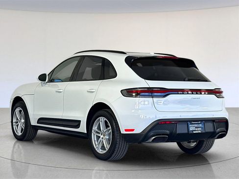 Used 2025 Porsche Macan image 3