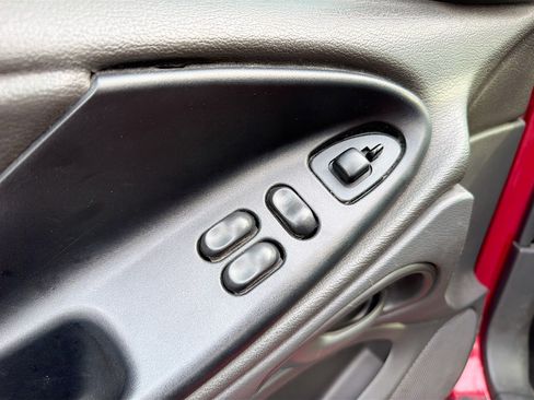 Used 2004 Ford Mustang GT RWD image 5