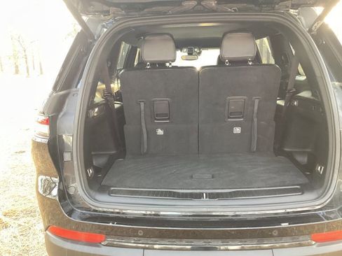 Used 2023 Jeep Grand Cherokee L Laredo image 13