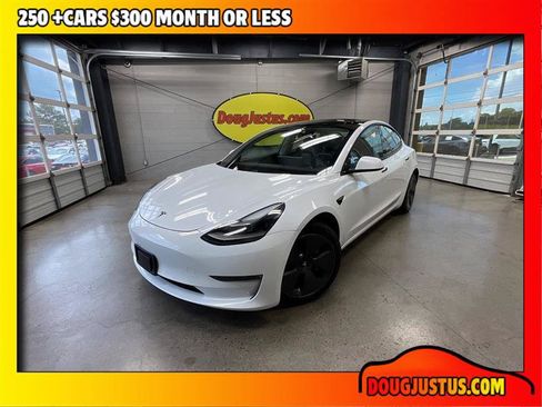 Used 2021 Tesla Model 3 Standard Range Plus RWD image 1