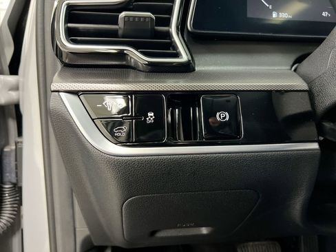 Used 2024 Kia Sportage SX image 19