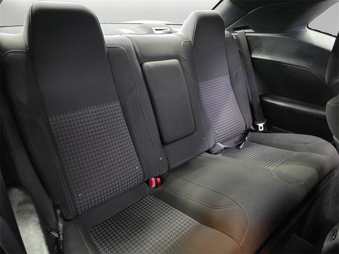 Used 2016 Dodge Challenger R/T w/ Driver Convenience Group image 13
