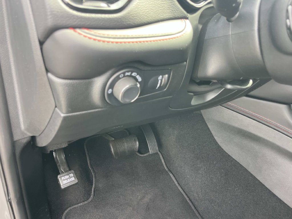 Used 2025 Dodge Durango GT AWD/4WD image 36