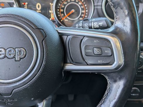 Used 2020 Jeep Wrangler Unlimited Sahara image 19