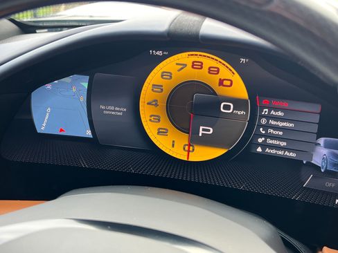 Used 2024 Ferrari Roma Spider image 28