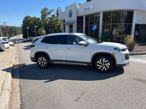 New 2025 Volkswagen Tiguan S image 2