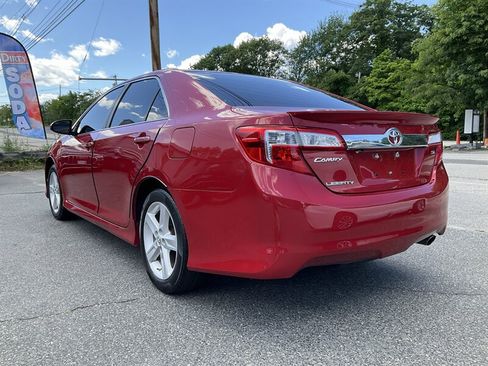 Used 2014 Toyota Camry SE FWD image 7