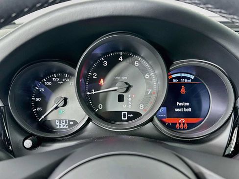 Certified 2026 Porsche Macan AWD/4WD image 16