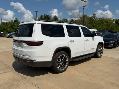 Used 2022 Jeep Wagoneer Series II w/ Premium Group I AWD/4WD image 6