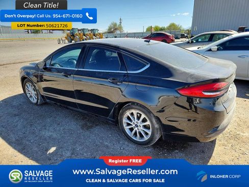 Used 2017 Ford Fusion SE w/ Fusion SE Technology Package FWD image 3