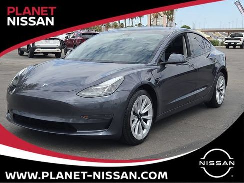 Used 2023 Tesla Model 3 Standard Range RWD image 1