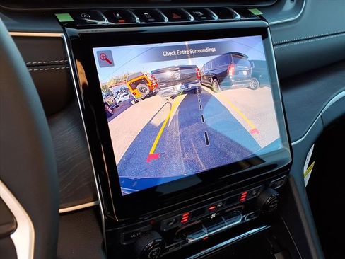 New 2025 Jeep Grand Cherokee Limited image 23