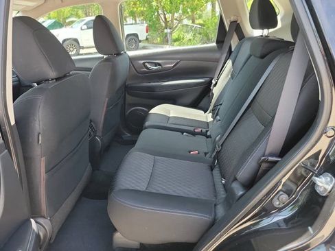 Used 2017 Nissan Rogue S FWD image 10