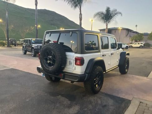 Used 2024 Jeep Wrangler Unlimited image 8